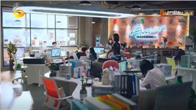 屏風職員辦公桌 守護員工健康，提升工作效率的智能選擇