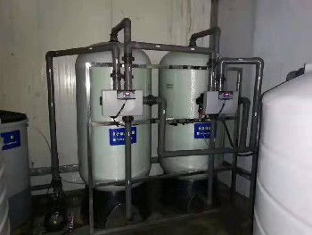 【鄞州小型反滲透設備,芯片玻璃洗滌劑生產純凈水,達旺去離子設備】-